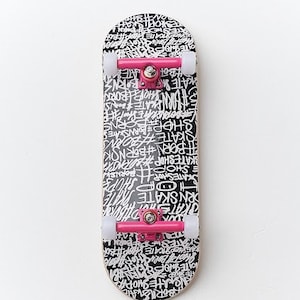 Professional Wooden Fingerboard Custom Born Pink 34mm