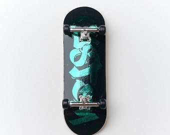 Professionelles Holz-Fingerboard mit individuellem Logo/Graffiti, grüne Folie, 34 mm