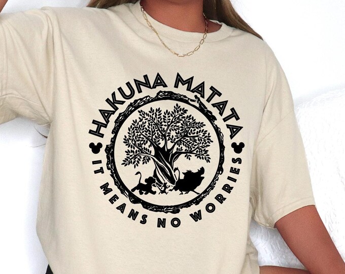 Hakuna Matata It Means No Worries Disney Animal Kingdom Shirt Lion King Simba Timon Pumbaa Zazu Tee Disney Mom and Dad Family Vacation Shirt