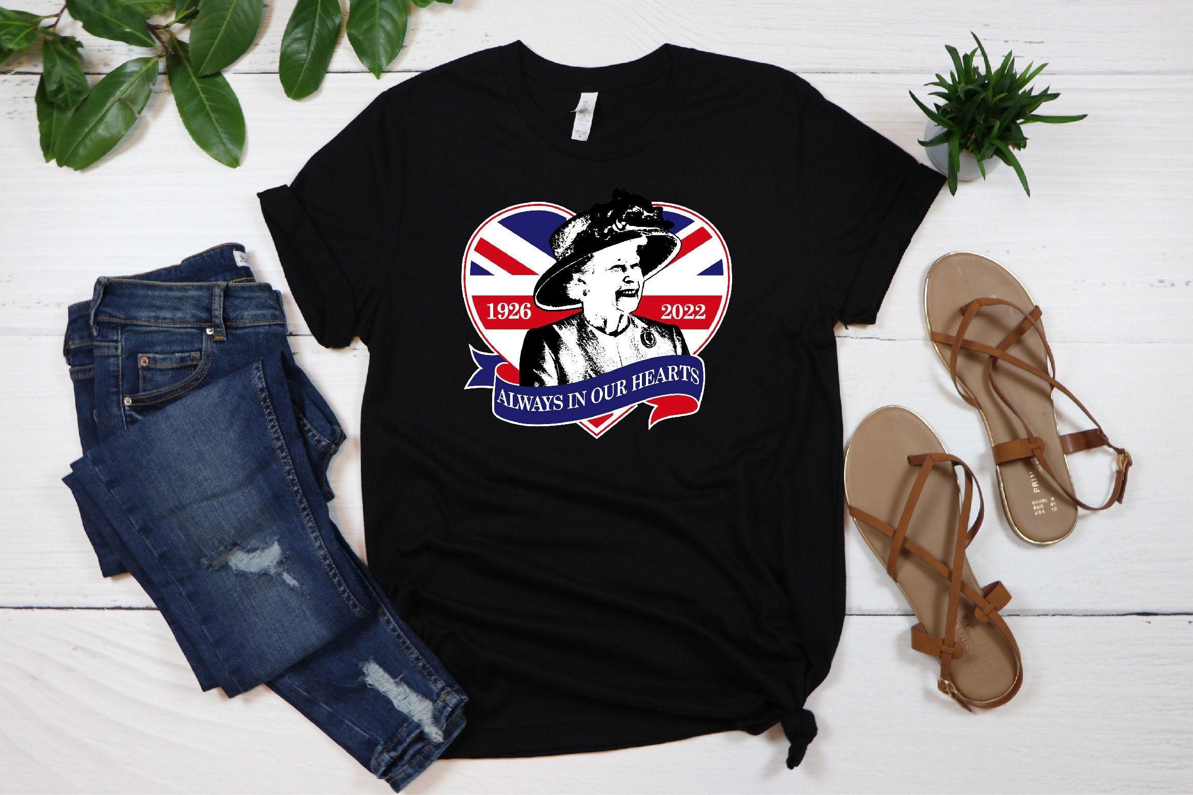 Discover Queen Elizabeth, Queen Elizabeth Death T-Shirt