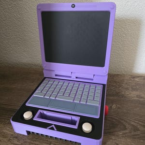 Miside にインスパイアされた 3D プリントのコンソール – 当社の Miside カートリッジと互換性があります。