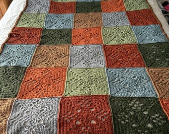Coperta quadrata della nonna all'uncinetto - toni autunnali