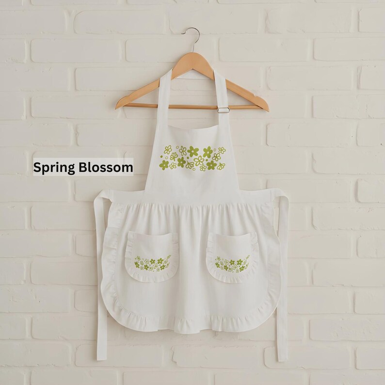 Pyrex Spring Blossom, Pyrex Crazy Daisy, Spring Blossom Green, Vintage Pyrex Dish, Pyrex Nesting Bowls, Vintage Kitchen, Pyrex Mixing Bowls, Vintage Pyrex Mugs, Pyrex Collection, Green Daisy Pyrex, Pyrex Green Flowers, Spring Blossom Mugs, Vintage Casserole