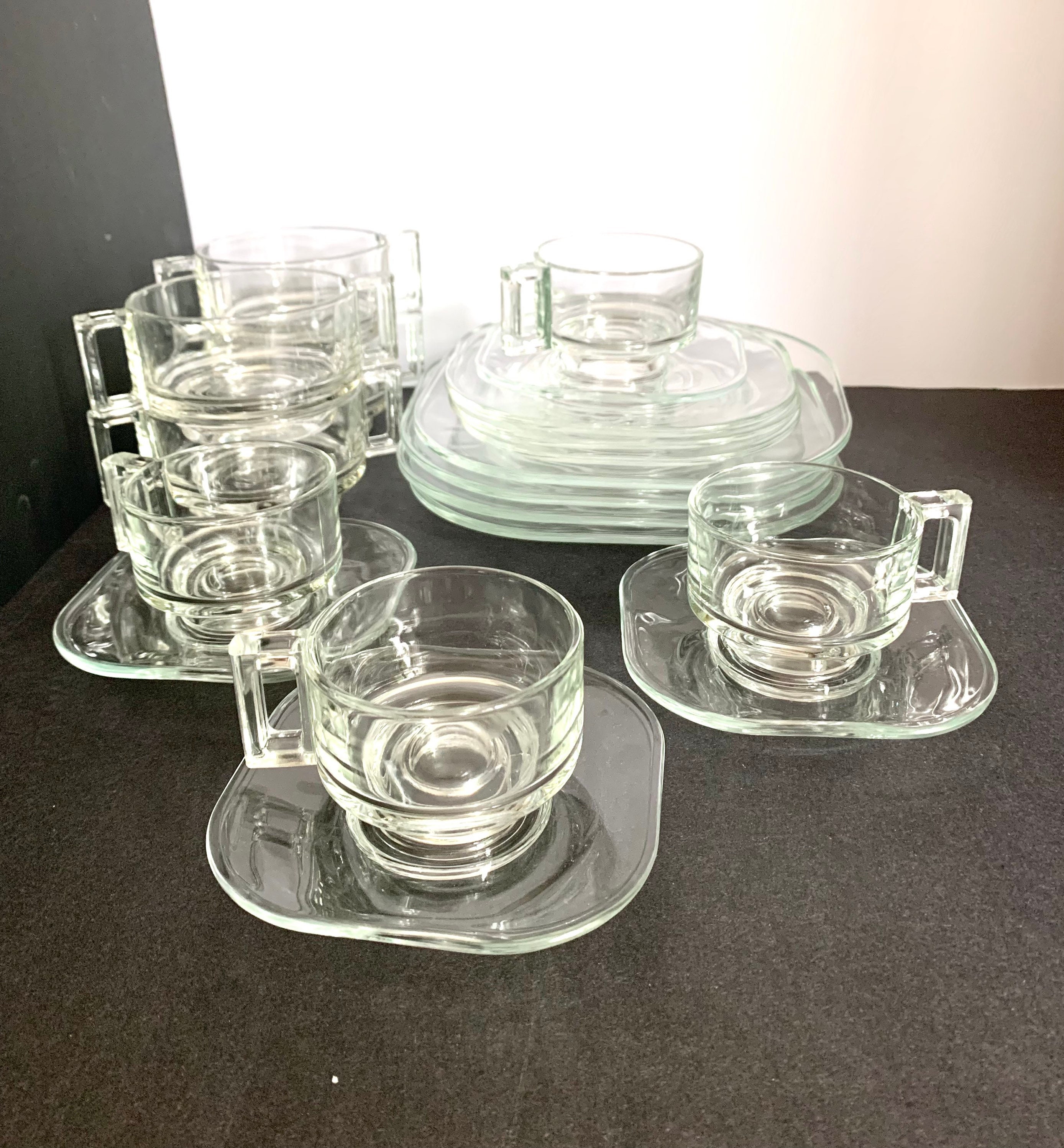 Modern Glass Twist Transparent Cup │ Aesthetic Decorative Kitchenware –  Besontique