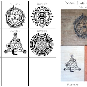 Puede incluir: Seis dise&ntilde;os gr&aacute;ficos diferentes para una tapa de caja de madera. Los dise&ntilde;os presentan una variedad de formas geom&eacute;tricas y s&iacute;mbolos, incluyendo un drag&oacute;n, una luna creciente y un dado de 20 caras. La tapa de la caja est&aacute; disponible en manchas de madera de nogal, natural y rojo.