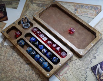 Caja de dados DND, personalizada, grabada en madera, para mazmorras y dragones, caja de regalo magnética para dados D&D, bandeja para dados de rol de mesa, piel sintética.