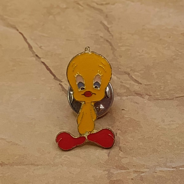 Vintage Tweety Bird Pin- Tiny Tweety- Looney Tunes Pin- Vintage Looney Tunes- Tweety Lover- Little Pin- Lanyard Pin TE#80