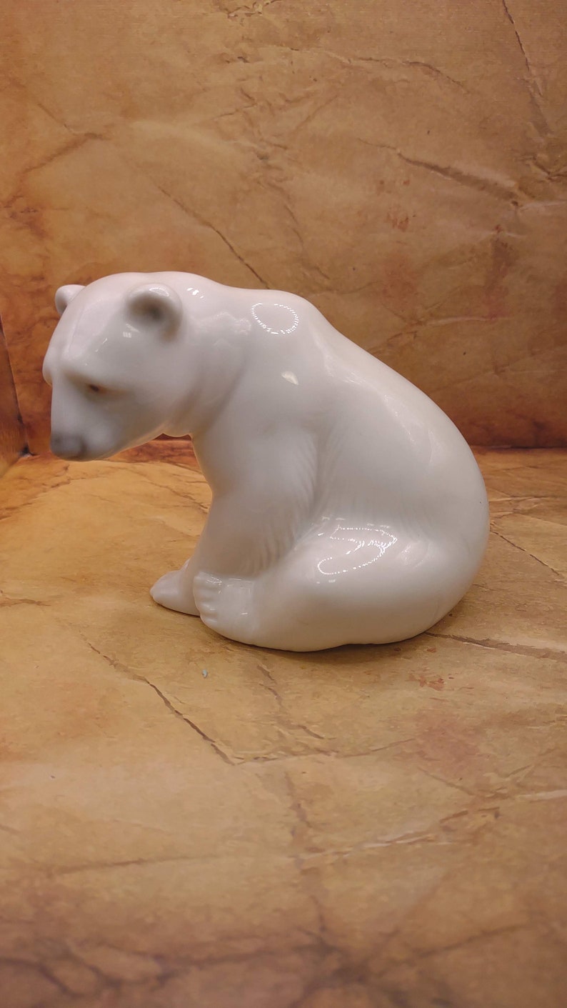 Vintage Lladro Polar Bear Figurine – Hand Made Porcelain Collectible image 8