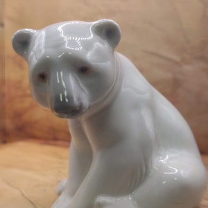 Vintage Lladro Polar Bear Figurine – Hand Made Porcelain Collectible image 1