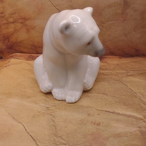 Vintage Lladro Polar Bear Figurine – Hand Made Porcelain Collectible image 4