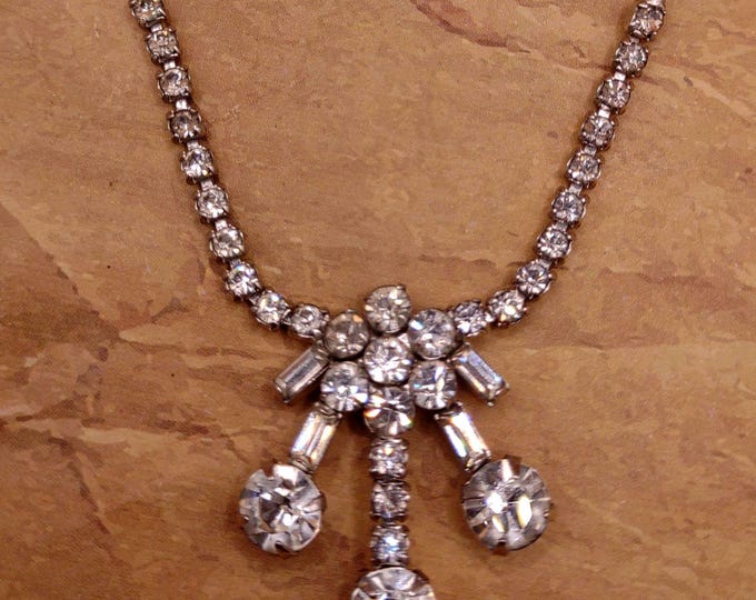 Vintage Leo Glass Rhinestone Necklace – 1940s Costume Jewelry