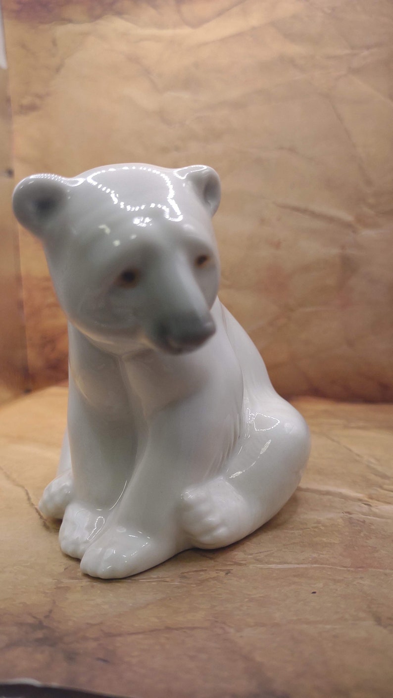 Vintage Lladro Polar Bear Figurine – Hand Made Porcelain Collectible image 5