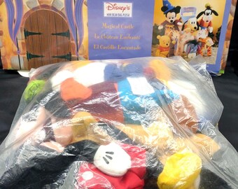 Disney- Château magique- Porte-peluches- Poupées en peluche- Bonnets- Mickey Mouse- Minnie Mouse- Dingo- Pluto- Donald Duck- Non ouvert TE#172