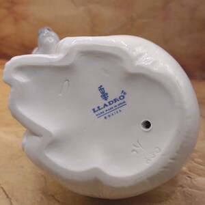 Vintage Lladro Polar Bear Figurine – Hand Made Porcelain Collectible image 2