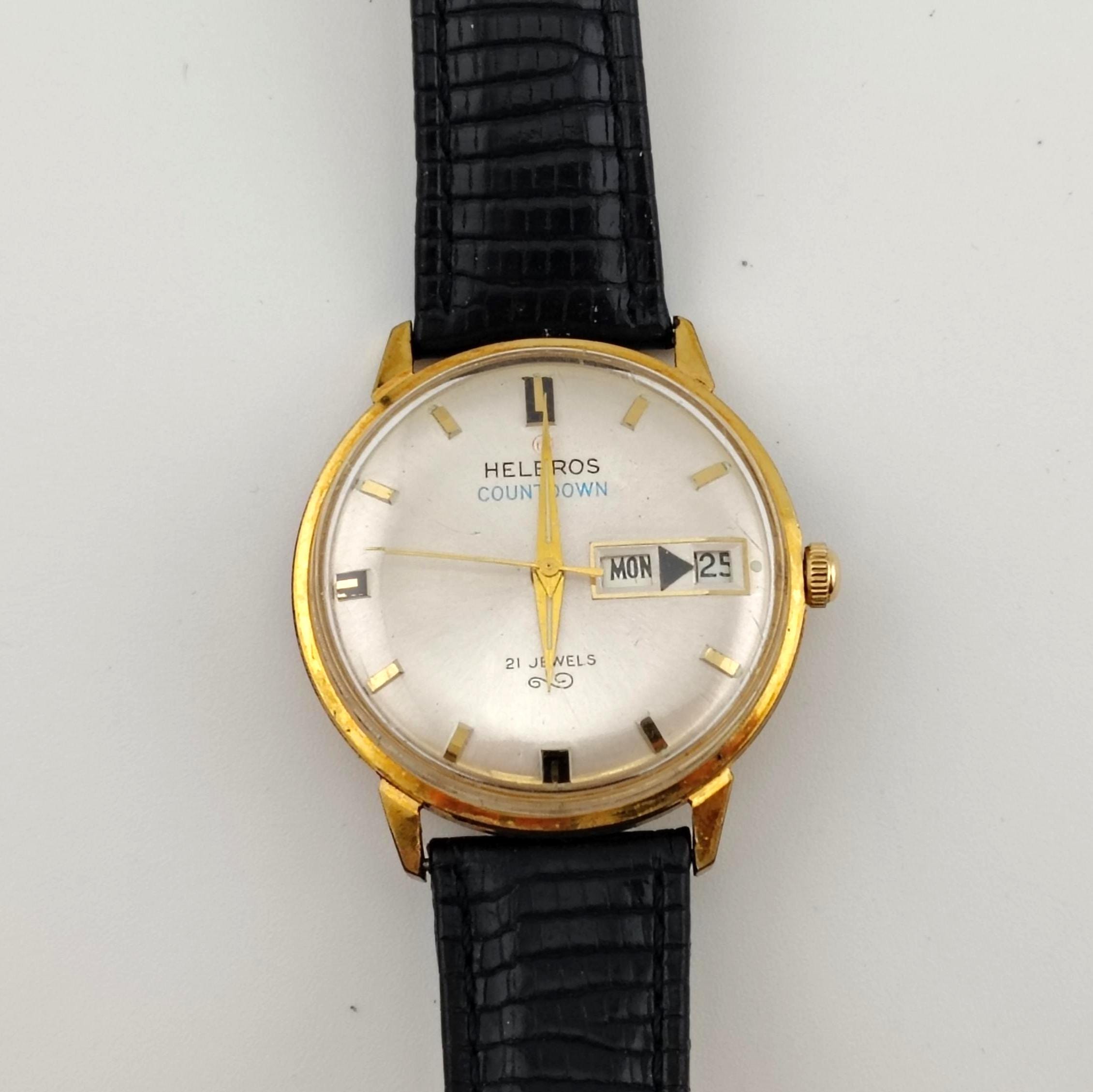Helbros Countdown Gold-Tone Tank Bracelet Chain Watch – Vintage Swiss Quartz Countdown by Helbros Base Metal Bezel Ladies Watch main image 3