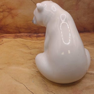 Vintage Lladro Polar Bear Figurine – Hand Made Porcelain Collectible image 7