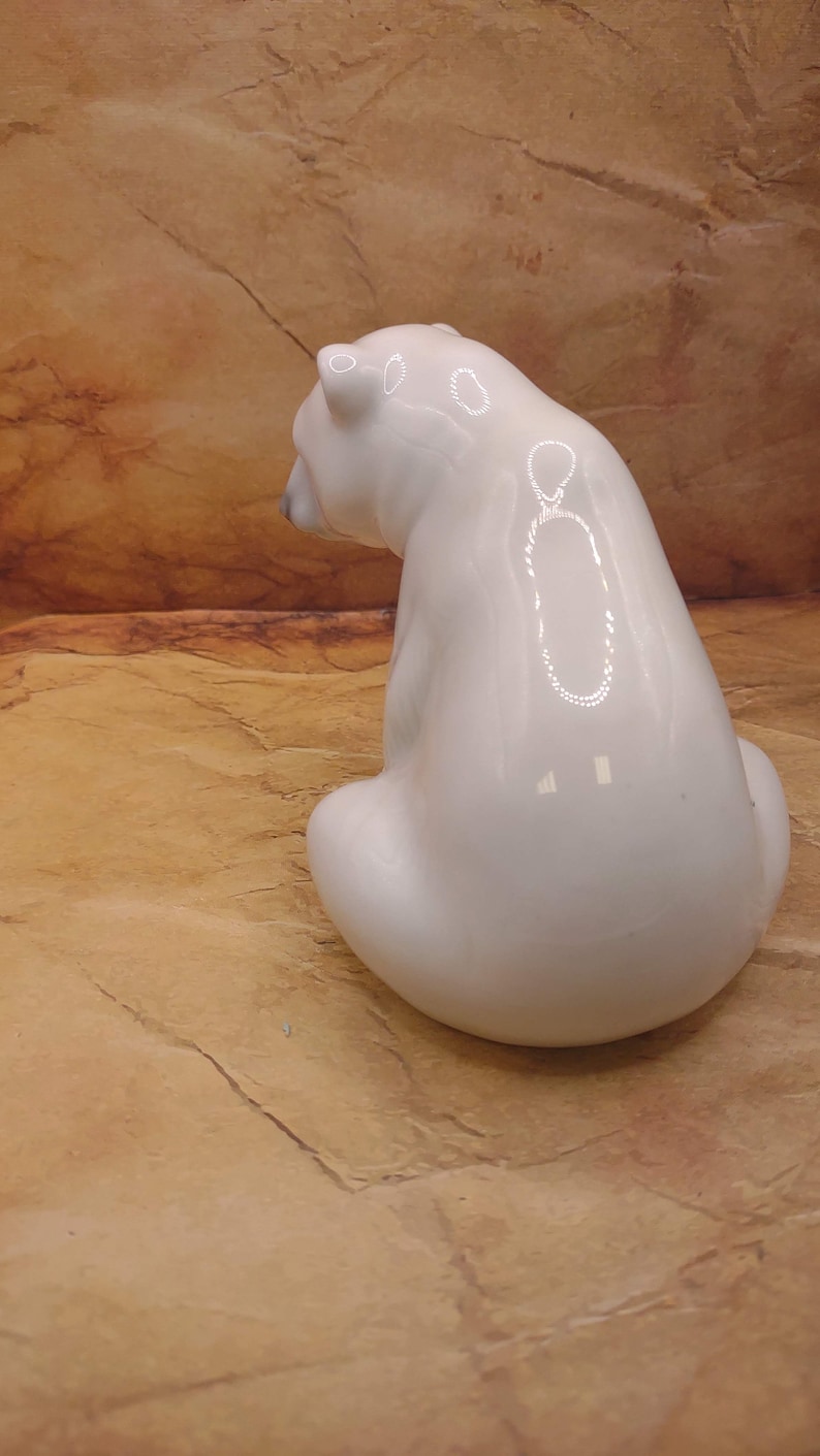 Vintage Lladro Polar Bear Figurine – Hand Made Porcelain Collectible image 7