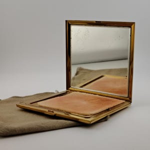 Vintage Wadsworth Gold Tone Mirror Compact with Original Cloth Pouch- Art Deco Era Powder Box Vanity- Retro Collectible Vanity Gift TE#185