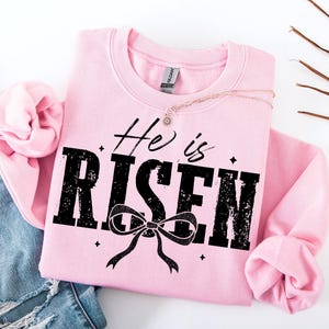 Coqueta cristiana de Pascua PNG, Él ha resucitado PNG, Pascua retro PNG, Mateo 28:6, Jesús de Pascua PNG, Versículo bíblico Png, Cruz de Pascua angustiada Png