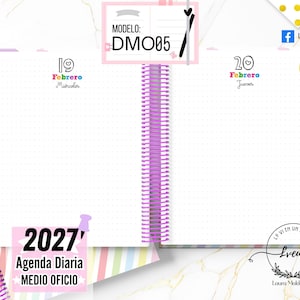 Puede incluir: Una agenda de espiral abierta en el 19 y 20 de febrero de 2027, con páginas de puntos, espiral morada y un bolígrafo dorado. El texto incluye "MODELO: DMO05", "2027", "Agenda Diaria", "MEDIO OFICIO" y "Lo vi en un sueño Lveus Laura Maldonado".