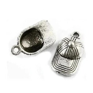 set of 5 20mm cap charm pendants in tibetan silver