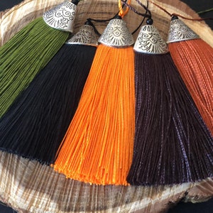 set of 5 Tibetan silver alloy tassel pendants REF501