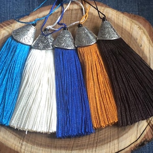 set of 5 Tibetan silver alloy tassel pendants REF502