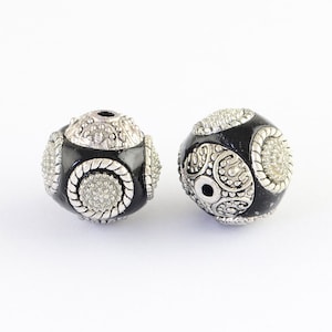 2 superb Indonesian beads in antique silver alloy 16 mm
