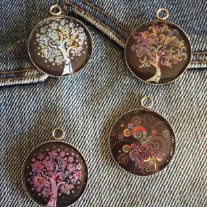 4 cabochons arbre de vie en résine 25 mm + 4 supports cabochon 25 mm argenté REFA003