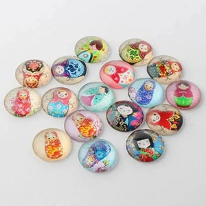 lot de 10 cabochons  " Matriochka " poupées russes et kokeshis
