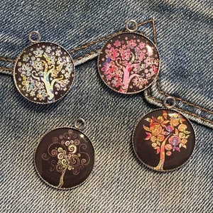 4 cabochons arbre de vie en résine 25 mm + 4 supports cabochon 25 mm argenté REFA001