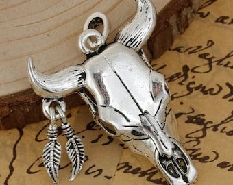 large buffalo head pendant in aged silver-tone metal 56x39 mm