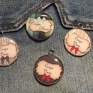 4 cabochons carpe diem en résine 25 mm + 4 supports cabochon 25 mm argenté REFA006
