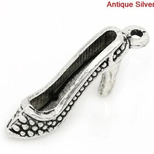 Set of 5 &quot;pumps&quot; charms 25x11 mm in Tibetan silver