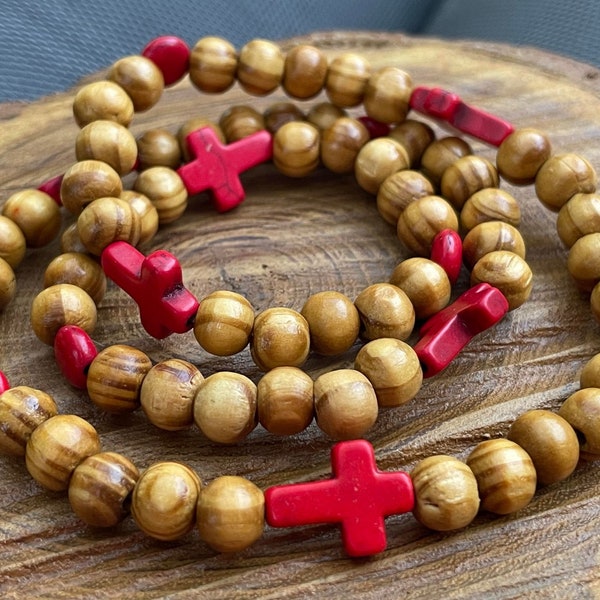 bracelet mala en perles bois de cyprès et howlite croix chapelet