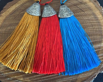 Lot De 2 Pendentifs Pompon Argenté - Style Tibétain - Alliage Et Coton - Neuf