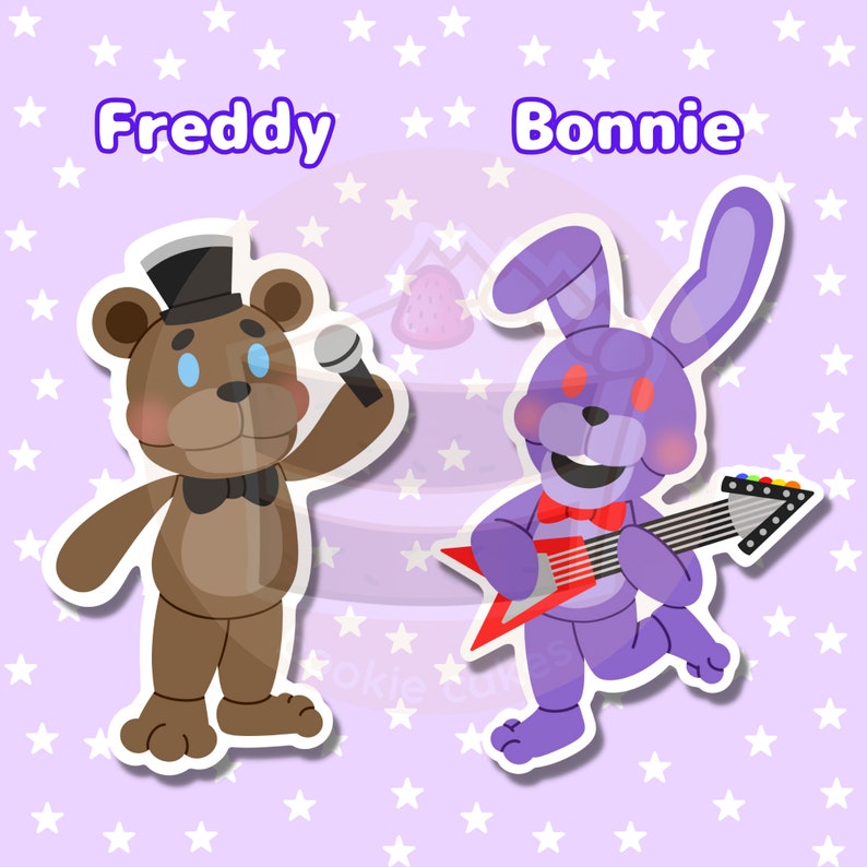 Pu&ograve; includere: Due personaggi dei cartoni animati del videogioco Five Nights at Freddy's. Freddy l'orso &egrave; marrone con un cappello a cilindro nero e tiene un microfono. Bonnie il coniglio &egrave; viola con gli occhi rossi e tiene una chitarra elettrica rossa. I personaggi sono su uno sfondo viola con stelle bianche.