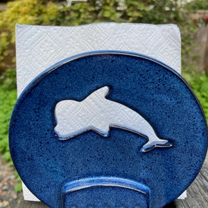 "Serviettenhalter ""Ocean"" Handgefertigter Briefhalter aus glasierter Keramik | Schmuckstück | Allesfänger | Organizer | Schwamm Halter | Papiertaschentücher für die Küche
