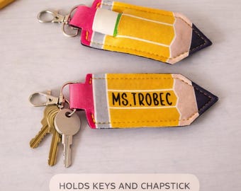 Gepersonaliseerde potlood chapstick houder sleutelhanger leraar cadeau aangepaste naam lippenbalsem houder leraar waardering cadeau terug naar school idee
