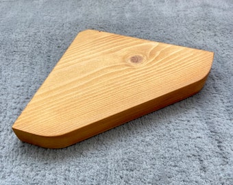 Estantes de esquina de radio pentagonal, cámara de seguridad para el hogar, estante flotante personal, oficina en casa de madera dura, seguridad del espacio, decoración del hogar, monitor de bebé blanco