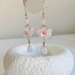 Pink Sakura Earrings -Handmade Earring -Rose quartz drop earrings -Chalcedony Dangle Earrings -Cute Star earrings -Elegant Floral Earring