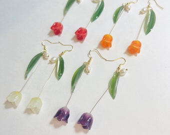 Handmade Floral -  Kawaii Freshwater Pearl Earring - White Flower Earring- Orange Daisy Earring- Dangle Drop Earring - Elegant Earring