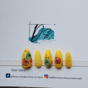 Bright yellow floral press on nail set