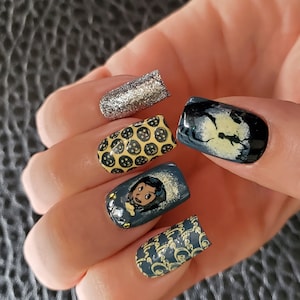 Coraline nachtleuchtendes Nagelset