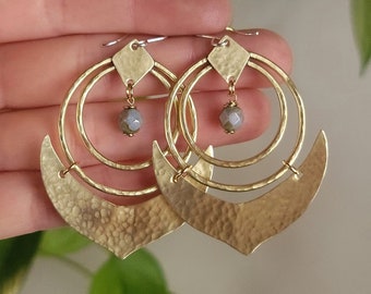 Grandes boucles d'oreilles pendantes en laiton doré