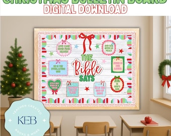 Może przedstawiać: Tablica ogłoszeń o tematyce bożonarodzeniowej z napisem "CHRISTMAS BULLETIN BOARD DIGITAL DOWNLOAD". Tablica zawiera kolorową grafikę i słowa "The Bible Says". Widoczne są również mała choinka i wieniec.