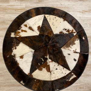Tricolor Brindle Cowhide Star Matta, 100 cm rund patchwork-matta i kohud, västerländsk rustik heminredning