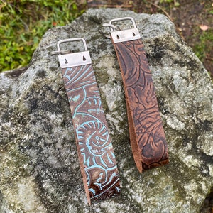 Geprägtes Leder Schlüsselanhänger Armband