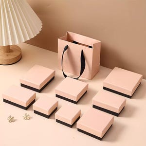 Caixa de presente de joias de papelão rosa e preto 9*9*3 cm para anéis, brincos, colares, pingentes e punhos, solução de embalagem