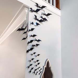 Large 3D Bats 60 Pack, Halloween Black Spooky Bats, 4 Size Waterproof, Wall Hanging Halloween Bats For Halloween Party Indoor Outdoor Decor image 4